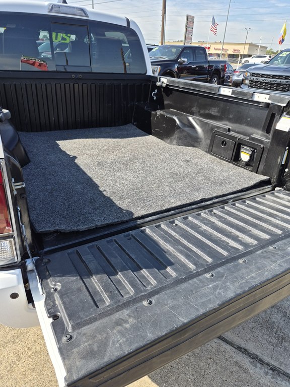 Photo 19 of this TOYOTA TACOMA