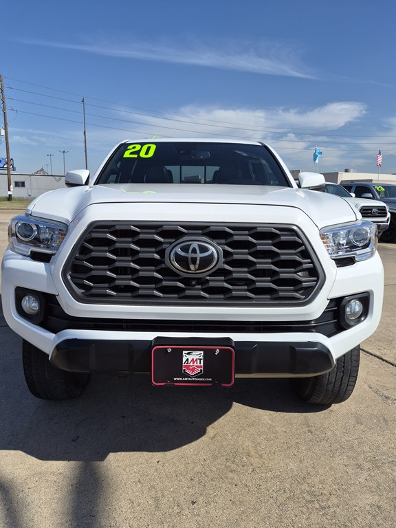 Photo 2 of this TOYOTA TACOMA
