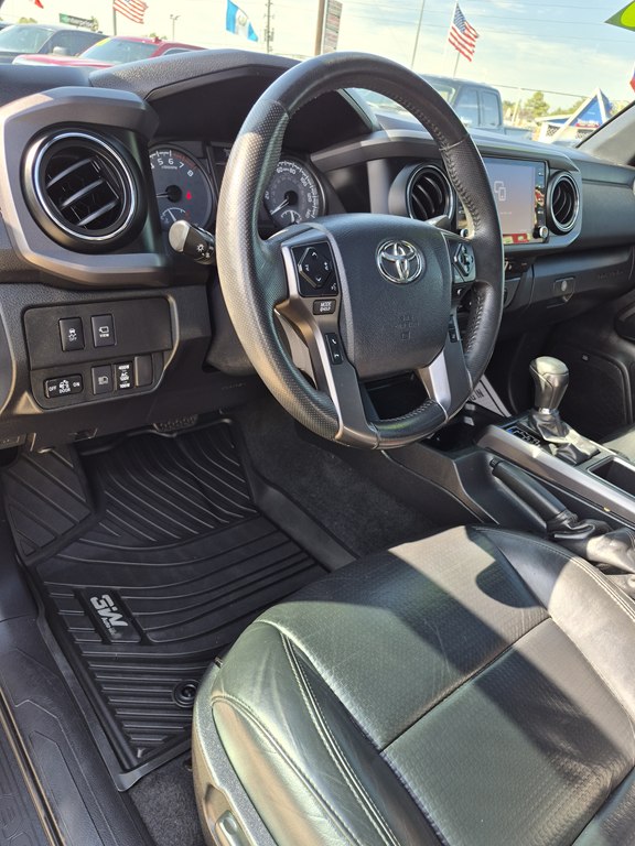Photo 17 of this TOYOTA TACOMA