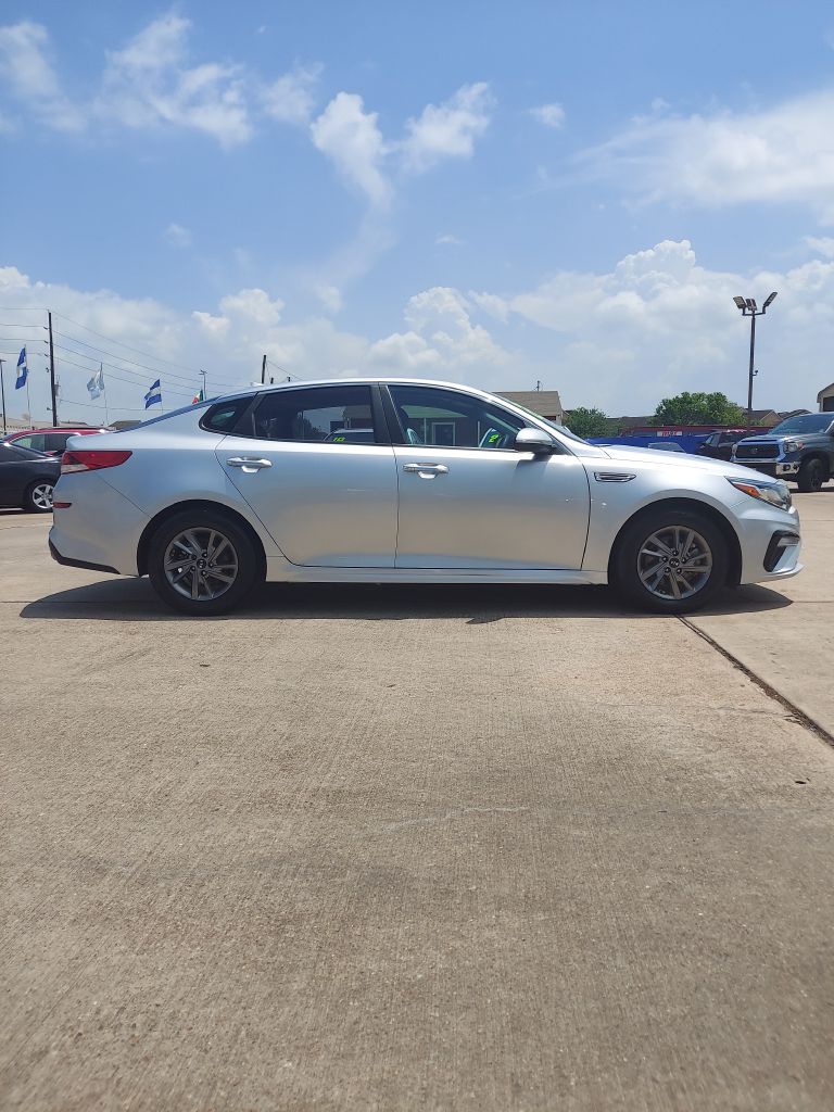 Photo 4 of this KIA OPTIMA