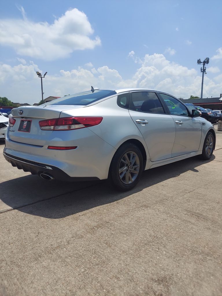 Photo 5 of this KIA OPTIMA