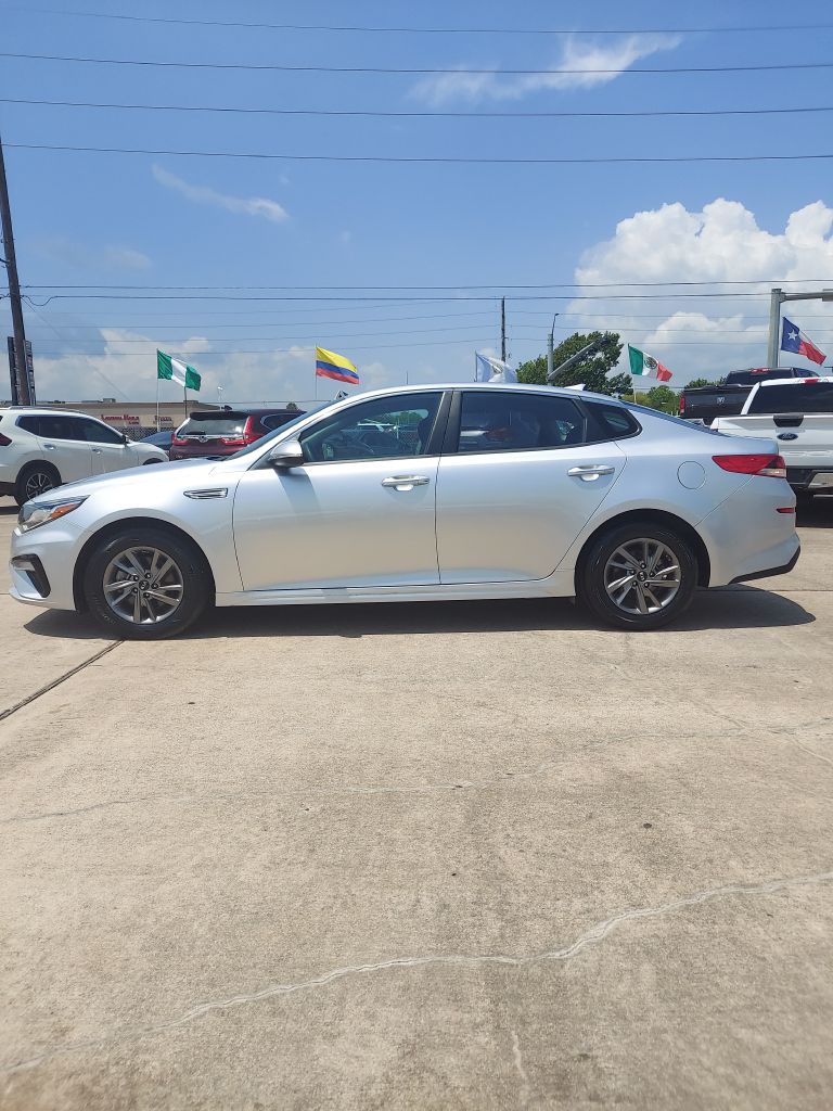 Photo 8 of this KIA OPTIMA