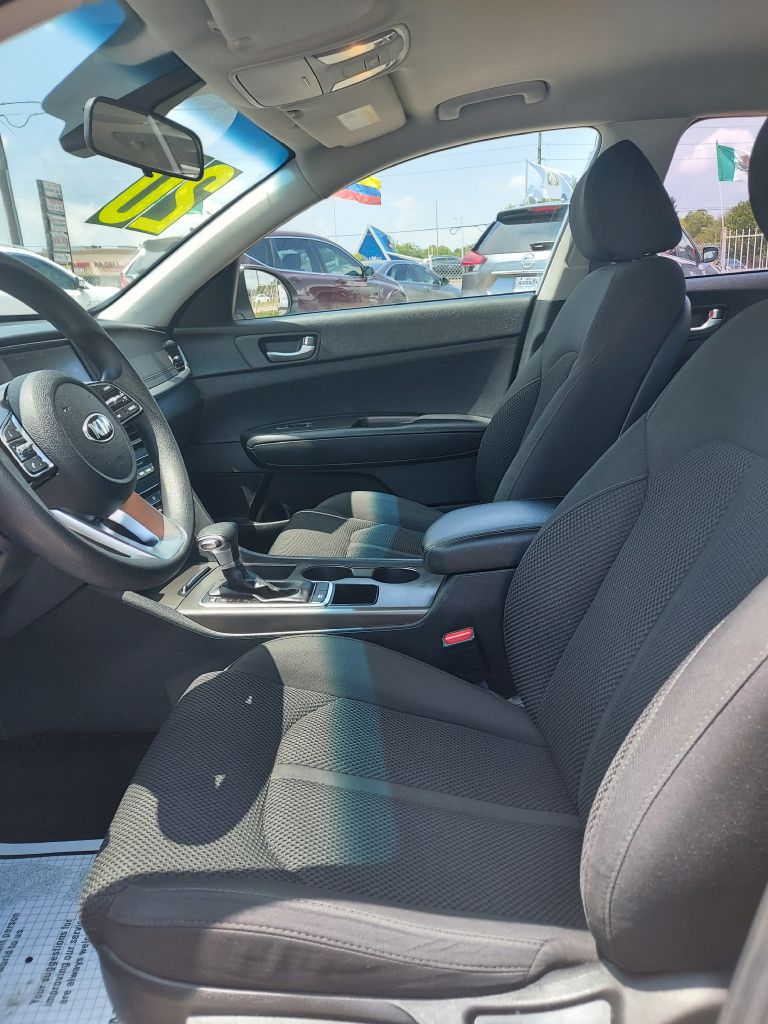 Photo 9 of this KIA OPTIMA