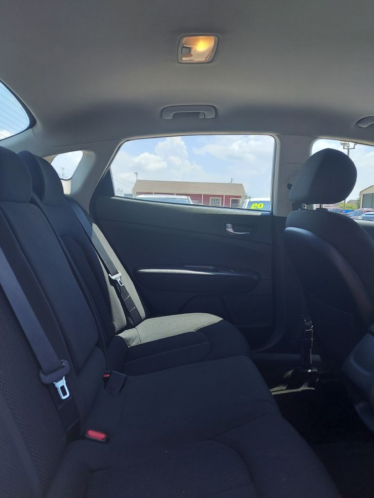 Photo 12 of this KIA OPTIMA