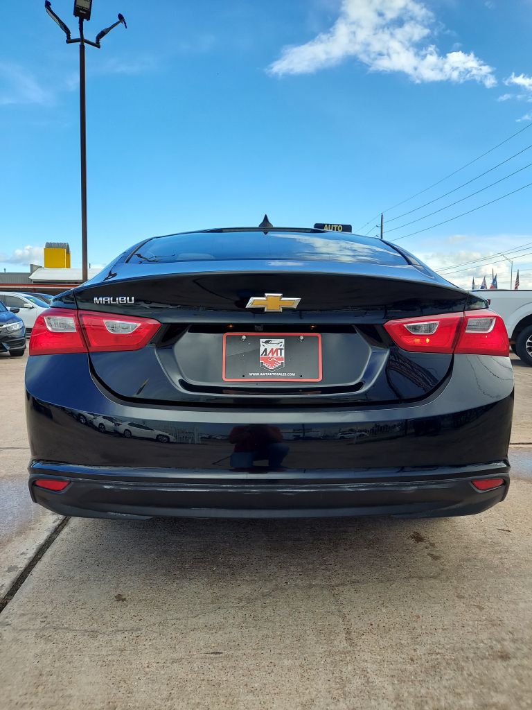 Photo 6 of this CHEVROLET MALIBU