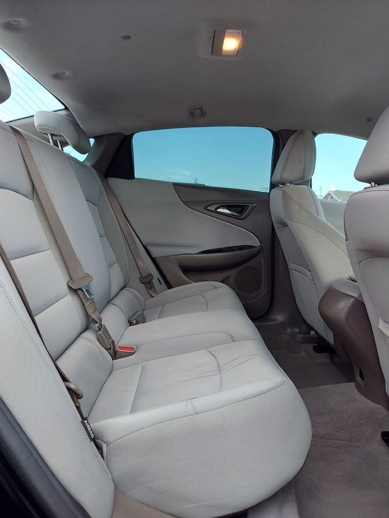 Photo 12 of this CHEVROLET MALIBU