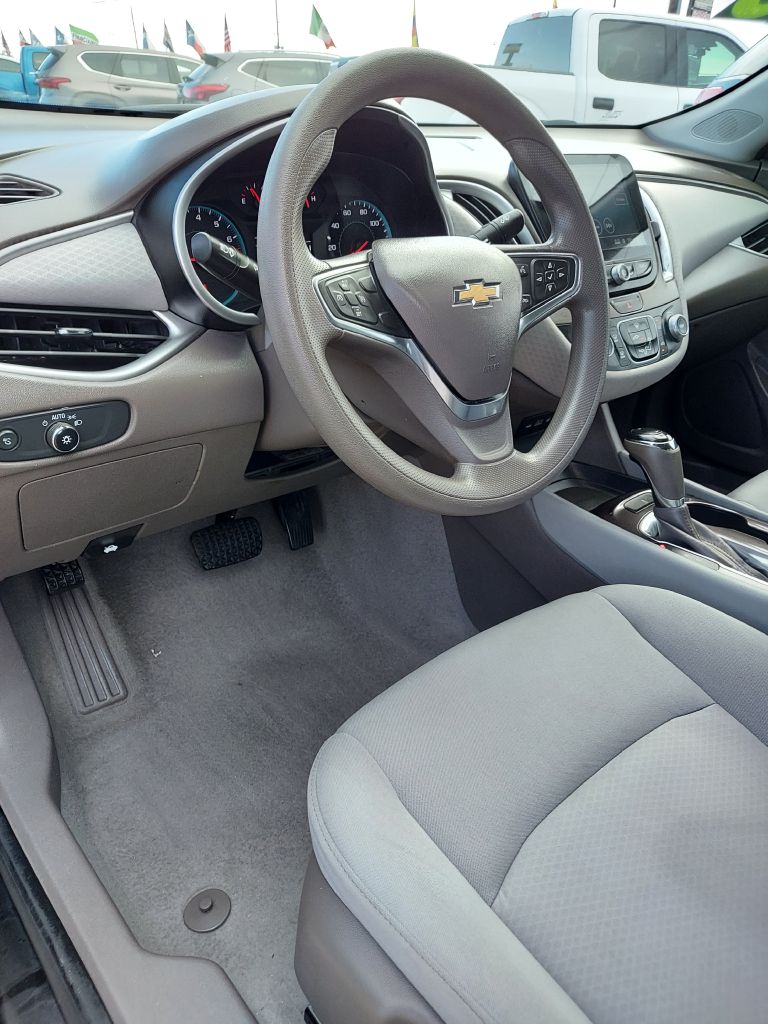 Photo 16 of this CHEVROLET MALIBU