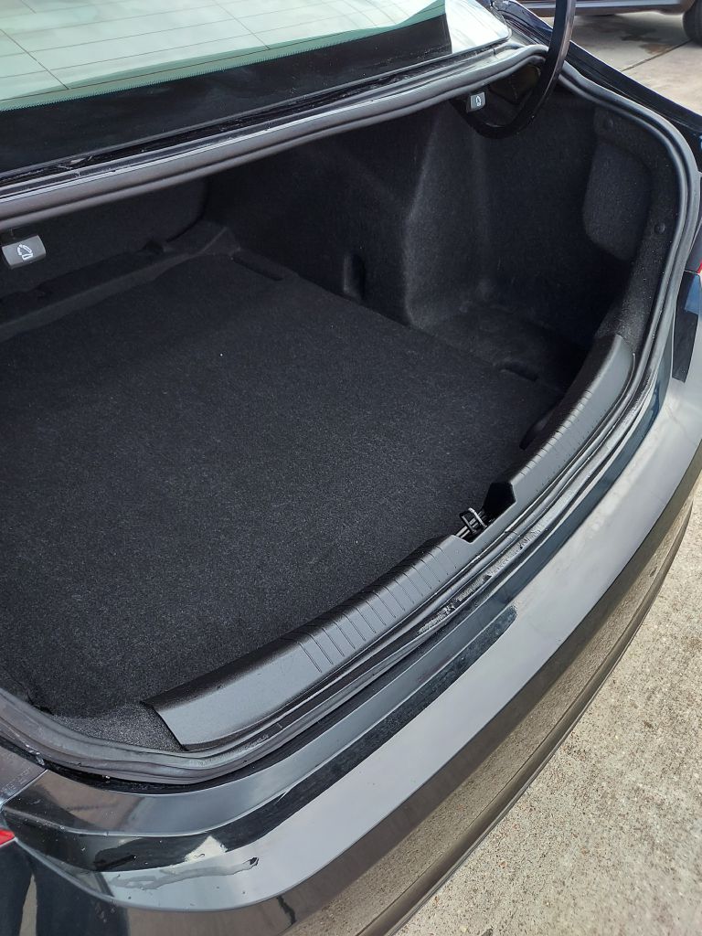Photo 18 of this CHEVROLET MALIBU