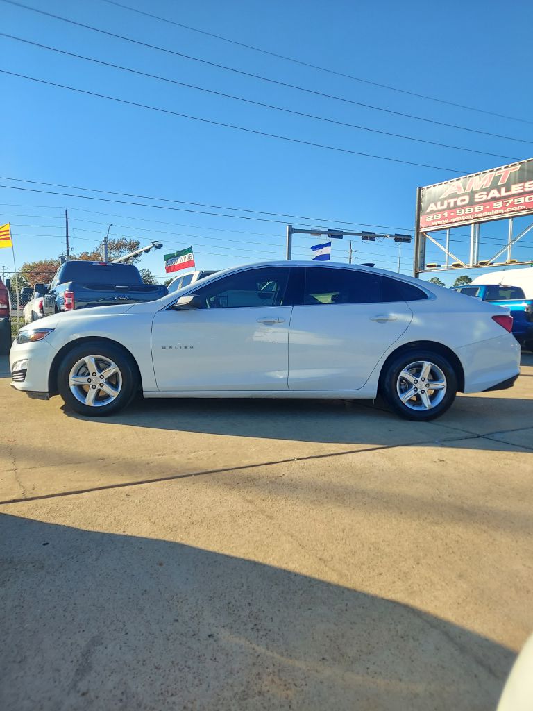 Photo 7 of this CHEVROLET MALIBU