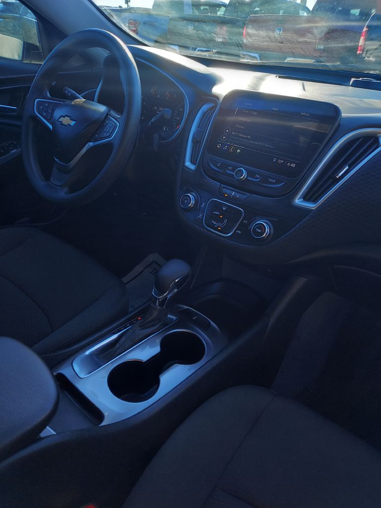 Photo 9 of this CHEVROLET MALIBU