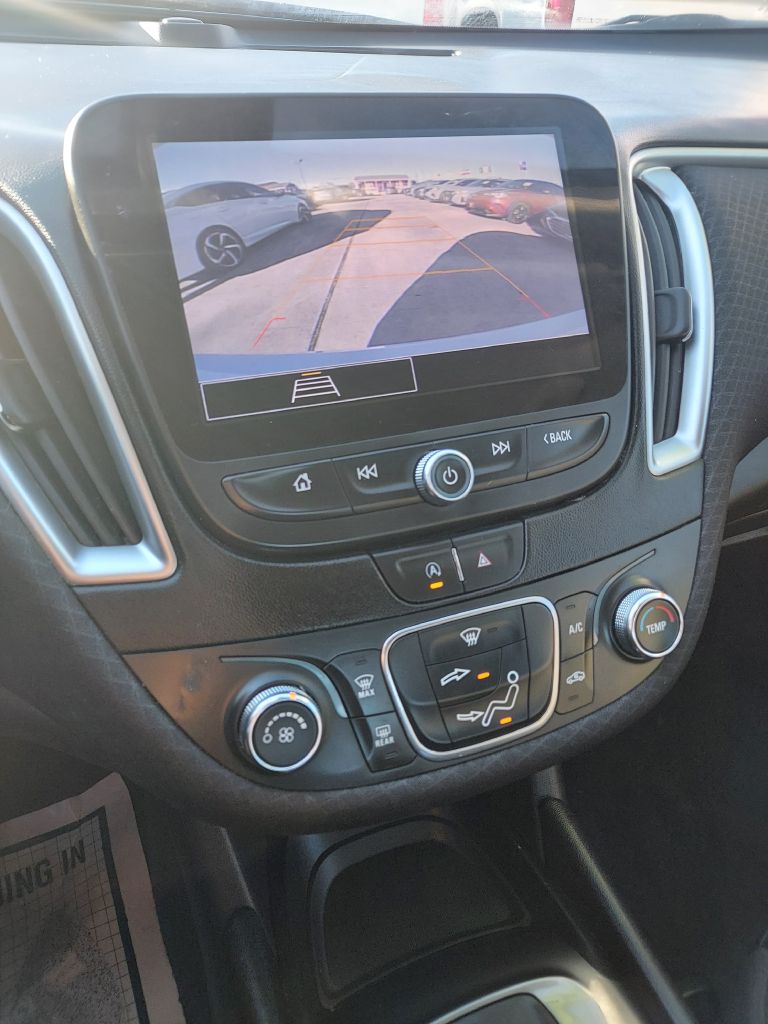Photo 10 of this CHEVROLET MALIBU