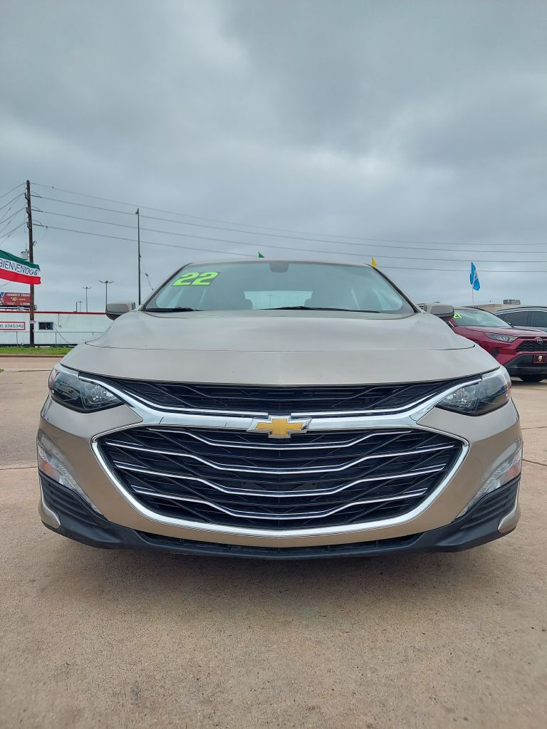 Photo 2 of this CHEVROLET MALIBU