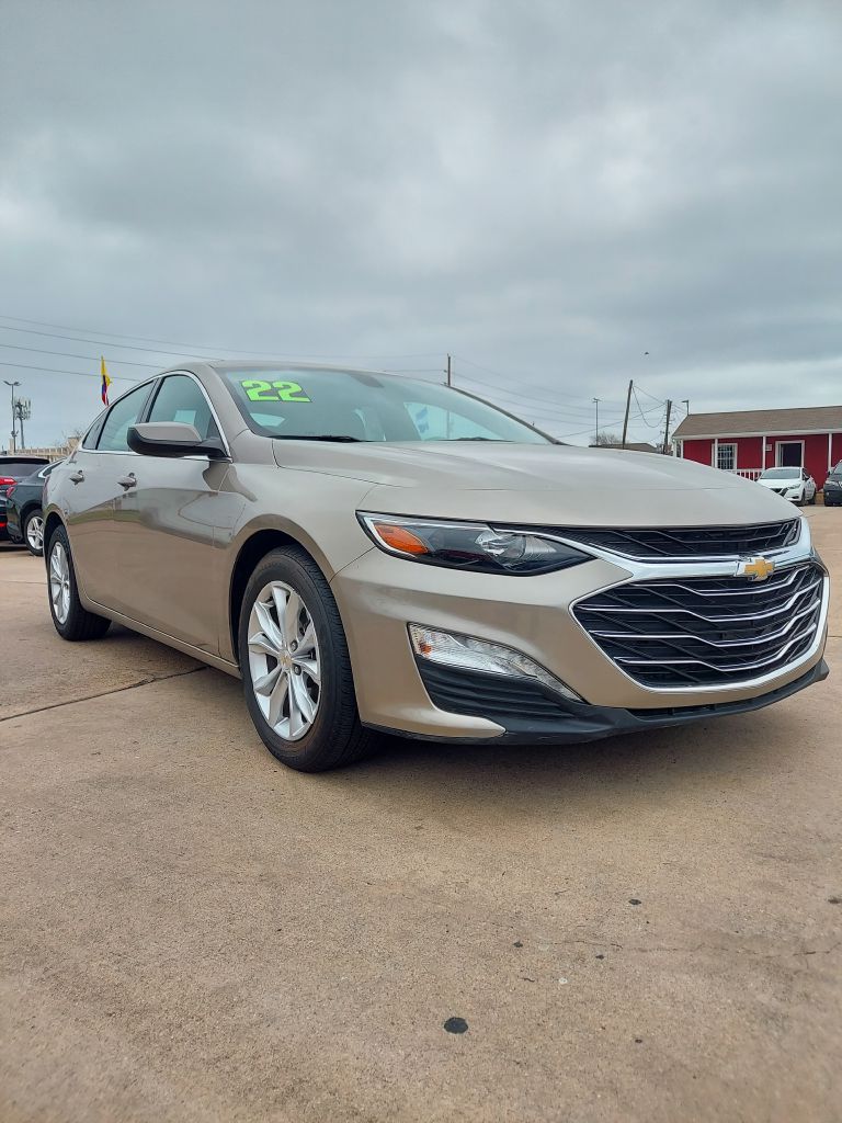 Photo 3 of this CHEVROLET MALIBU