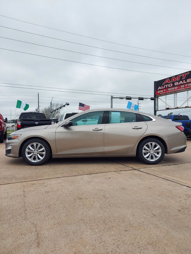 Photo 8 of this CHEVROLET MALIBU