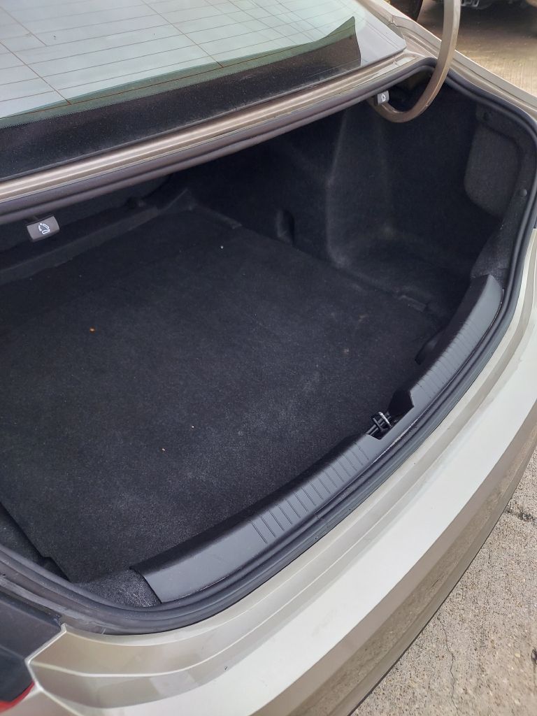Photo 18 of this CHEVROLET MALIBU