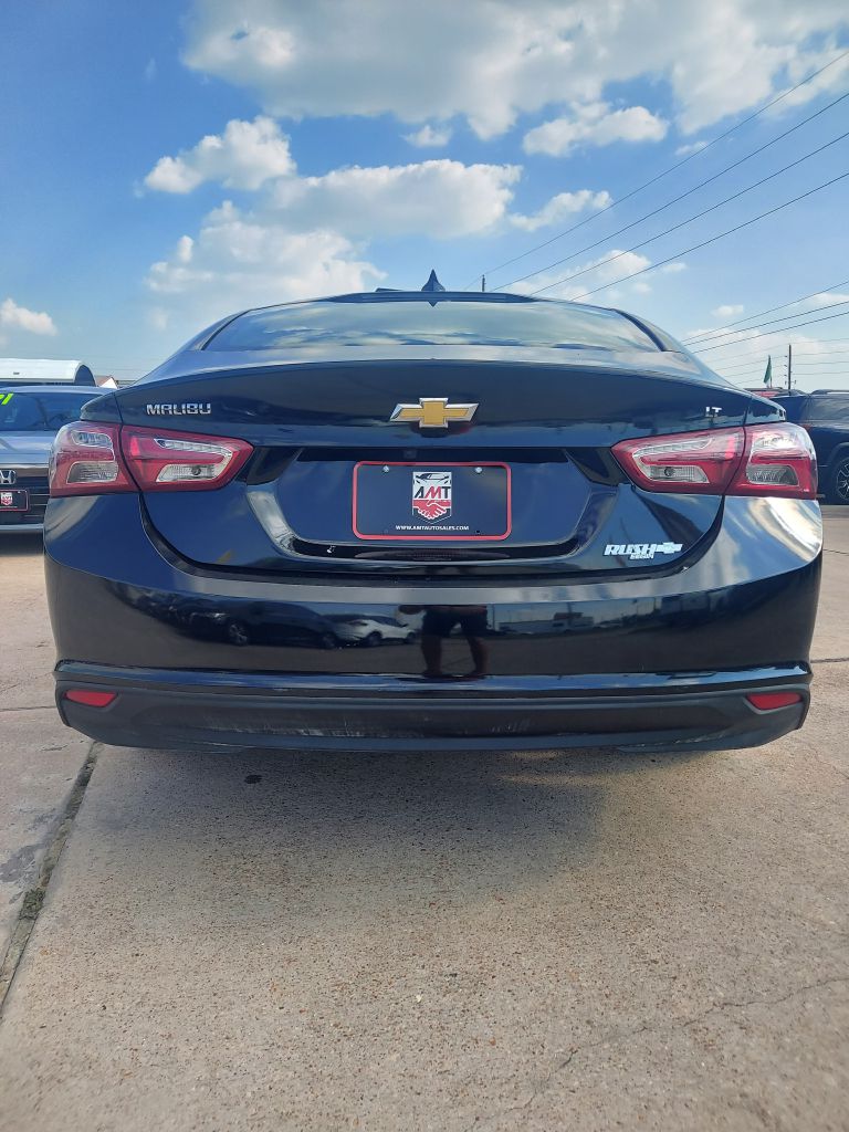 Photo 6 of this CHEVROLET MALIBU