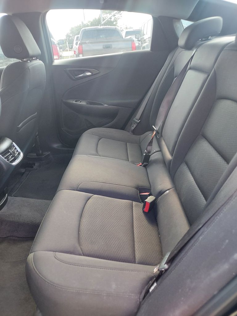 Photo 10 of this CHEVROLET MALIBU