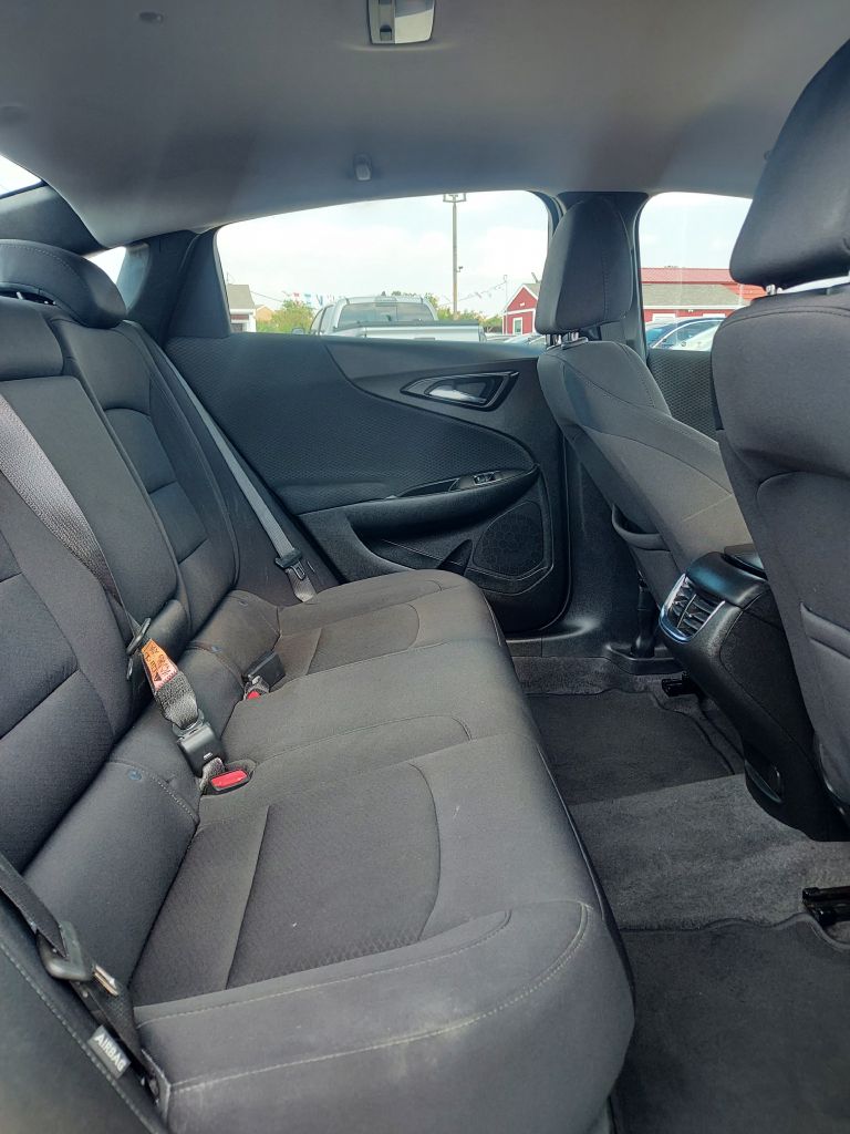 Photo 12 of this CHEVROLET MALIBU
