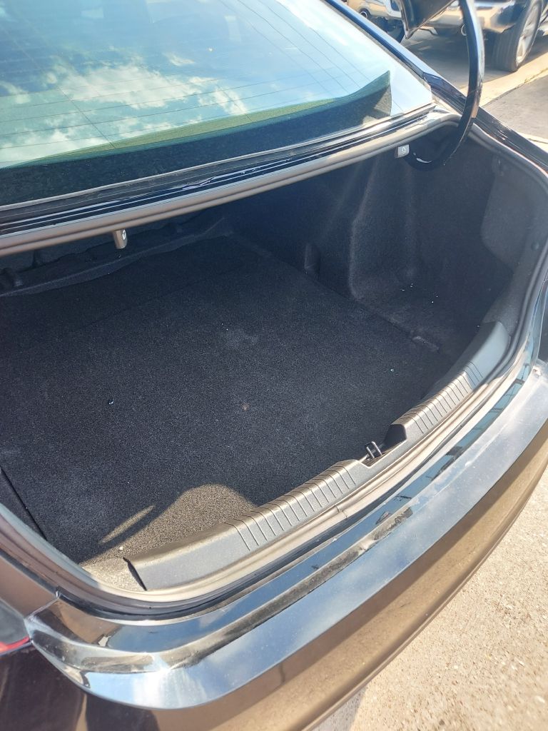 Photo 18 of this CHEVROLET MALIBU