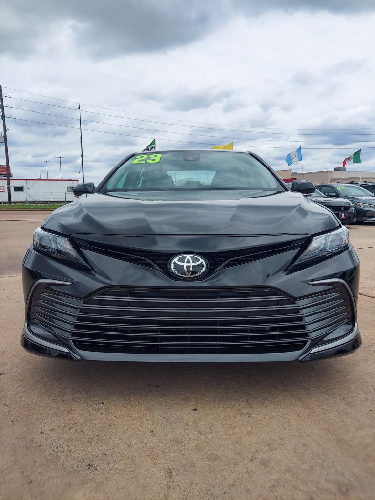 Photo 2 of this TOYOTA CAMRY