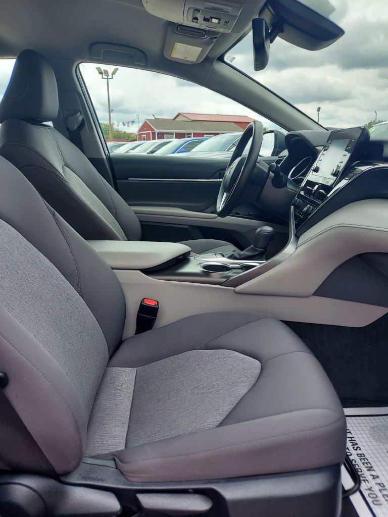 Photo 11 of this TOYOTA CAMRY