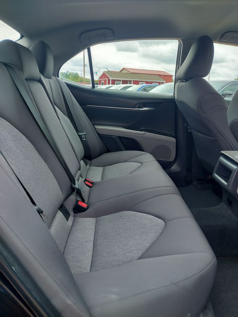 Photo 12 of this TOYOTA CAMRY