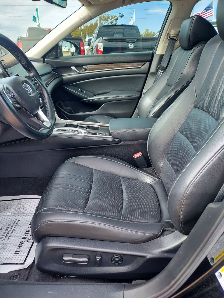 Photo 9 of this HONDA ACCORD
