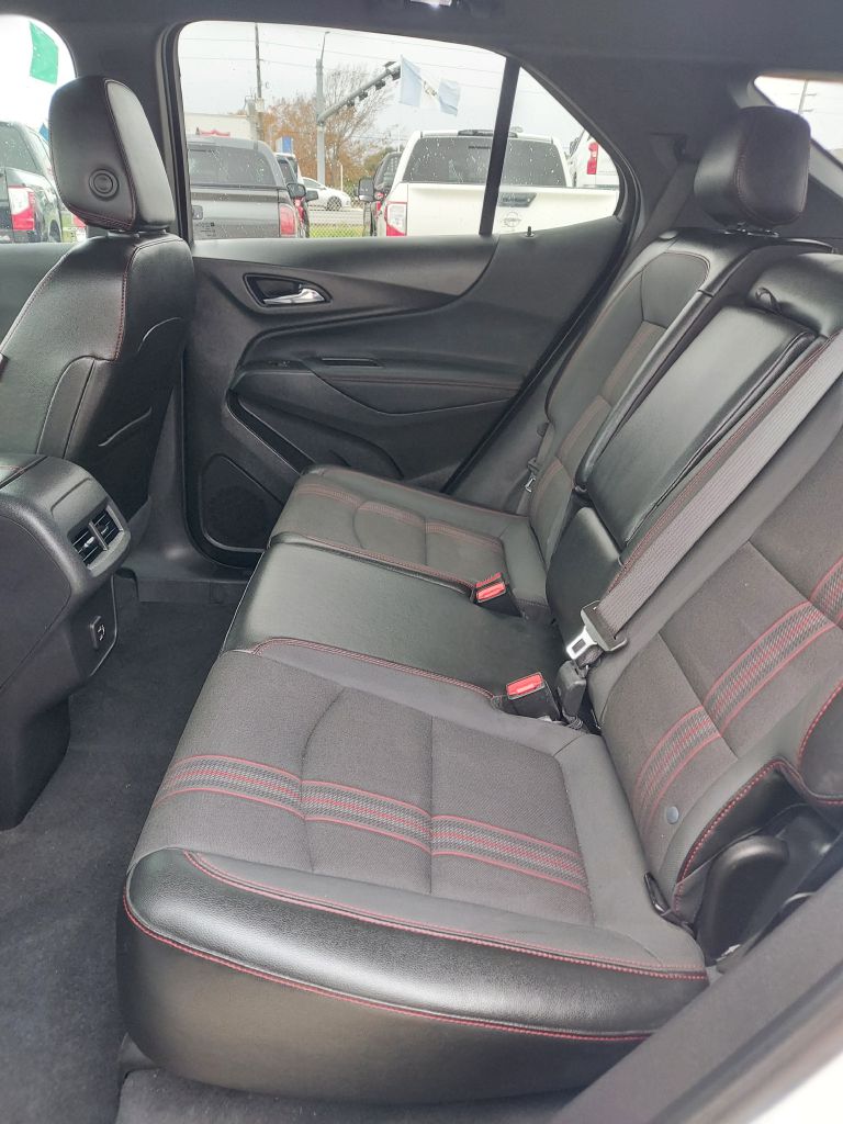Photo 10 of this CHEVROLET EQUINOX