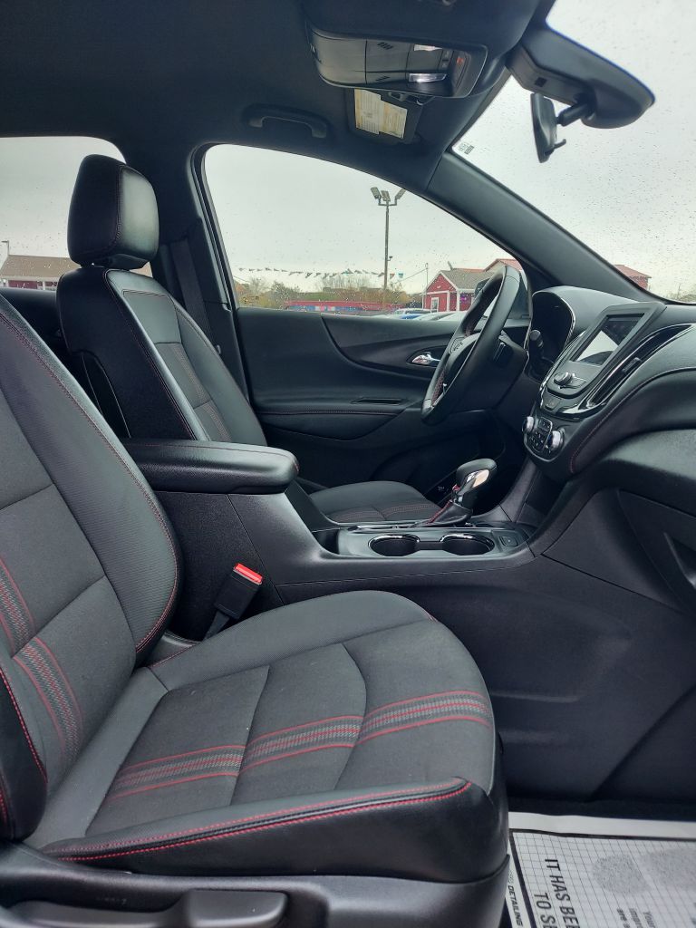 Photo 11 of this CHEVROLET EQUINOX