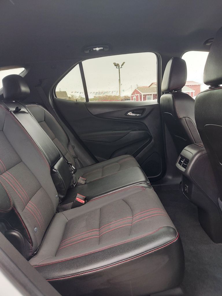 Photo 12 of this CHEVROLET EQUINOX