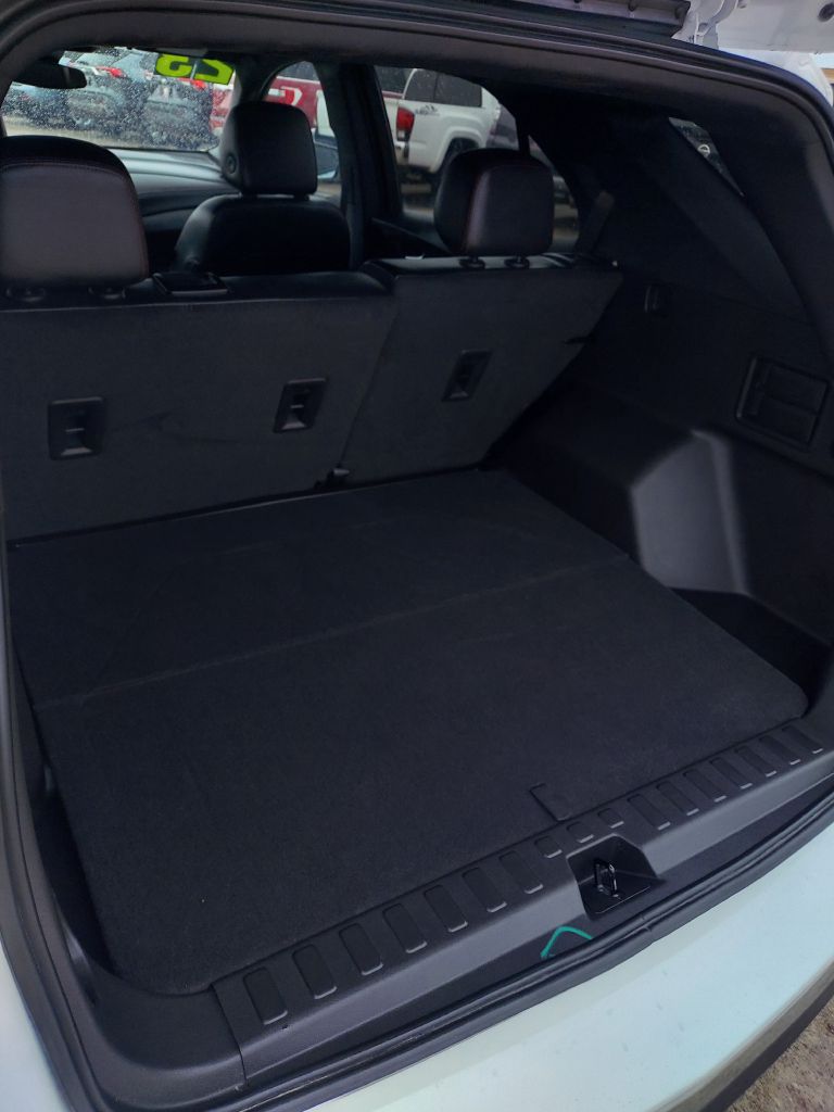 Photo 18 of this CHEVROLET EQUINOX