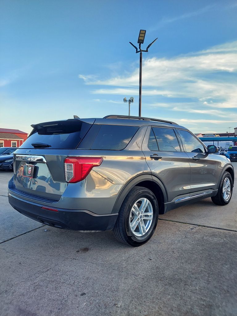 Photo 5 of this FORD EXPLORER