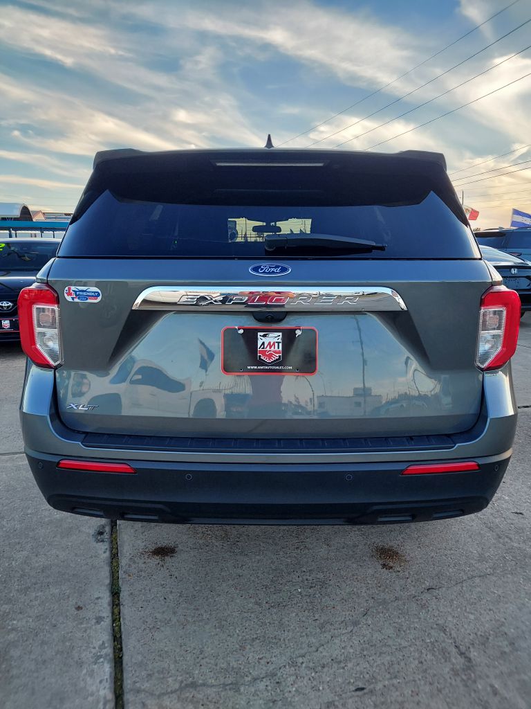 Photo 6 of this FORD EXPLORER