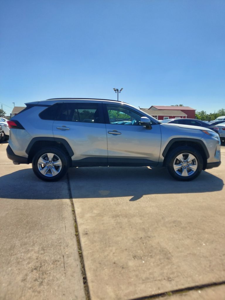 Photo 4 of this TOYOTA RAV4