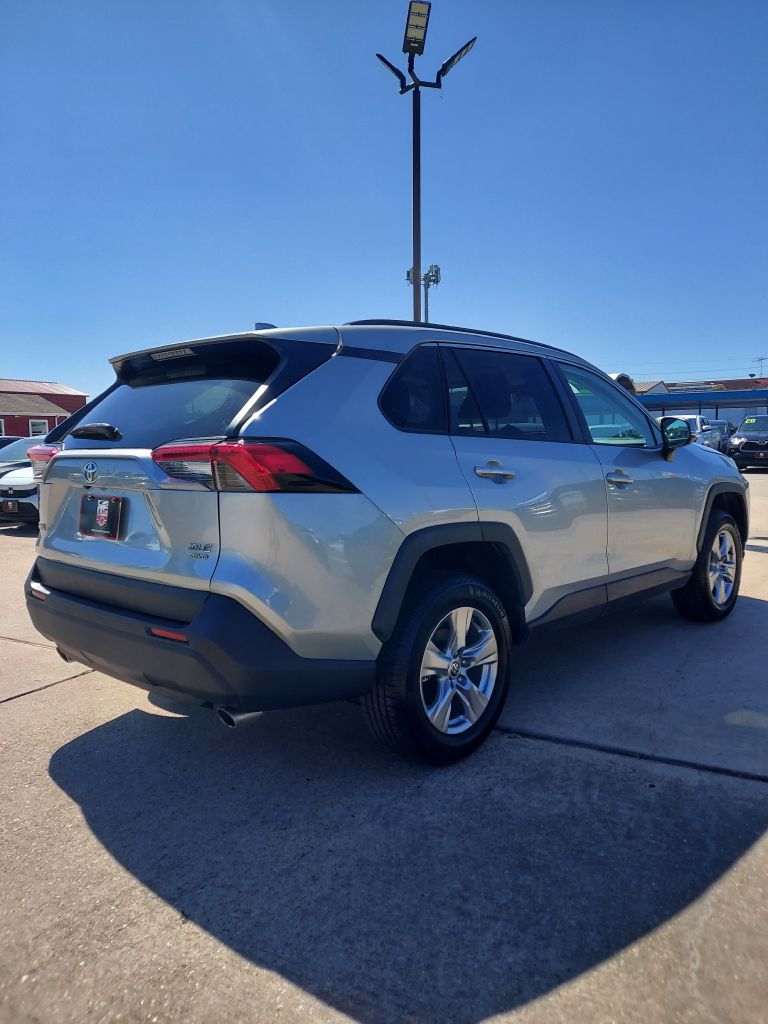 Photo 5 of this TOYOTA RAV4