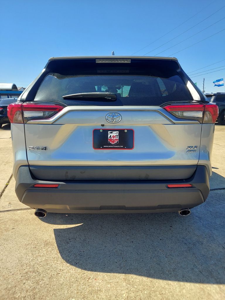 Photo 6 of this TOYOTA RAV4