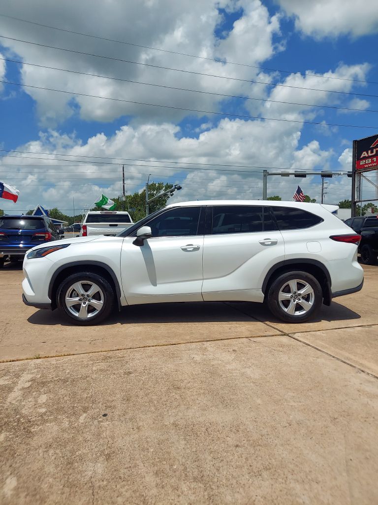 Photo 8 of this TOYOTA HIGHLANDER