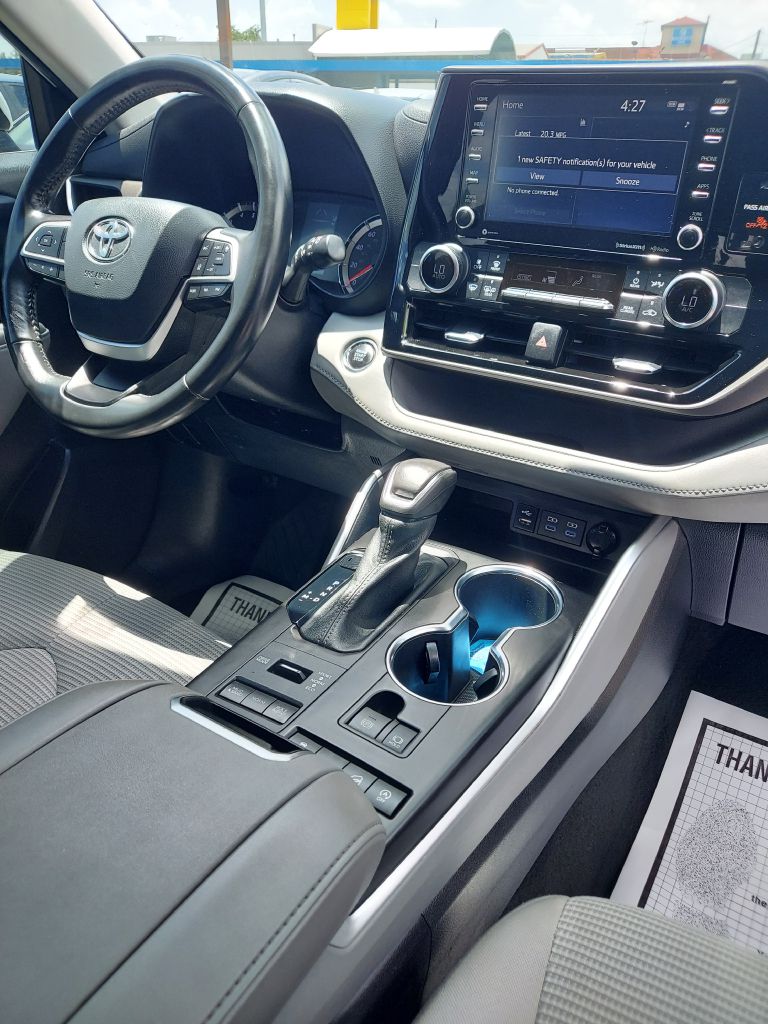 Photo 15 of this TOYOTA HIGHLANDER