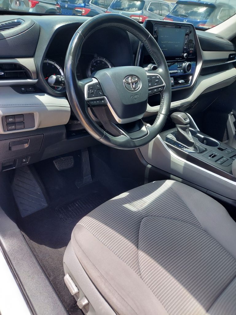 Photo 18 of this TOYOTA HIGHLANDER