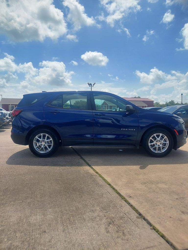Photo 4 of this CHEVROLET EQUINOX