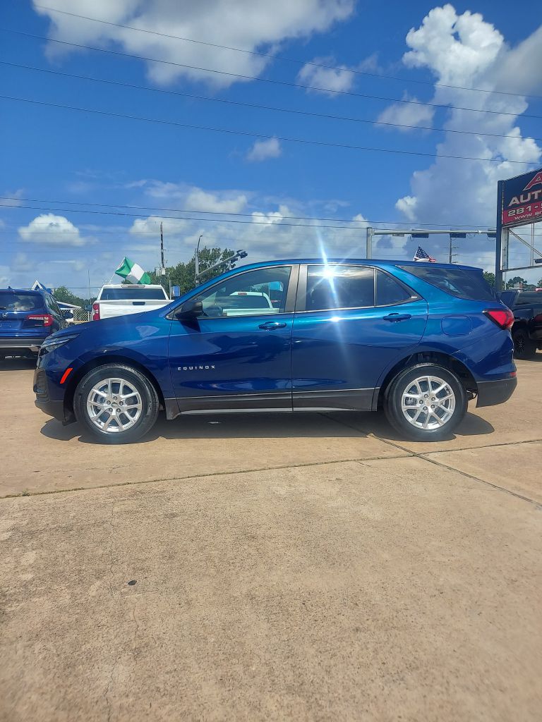 Photo 8 of this CHEVROLET EQUINOX