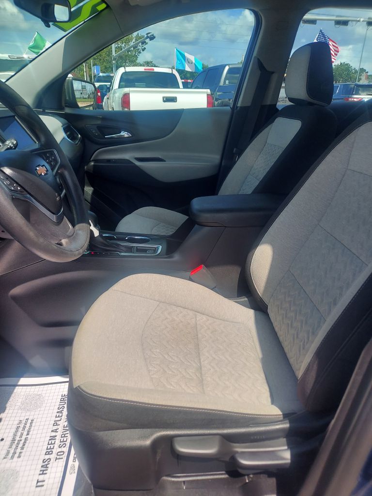 Photo 9 of this CHEVROLET EQUINOX