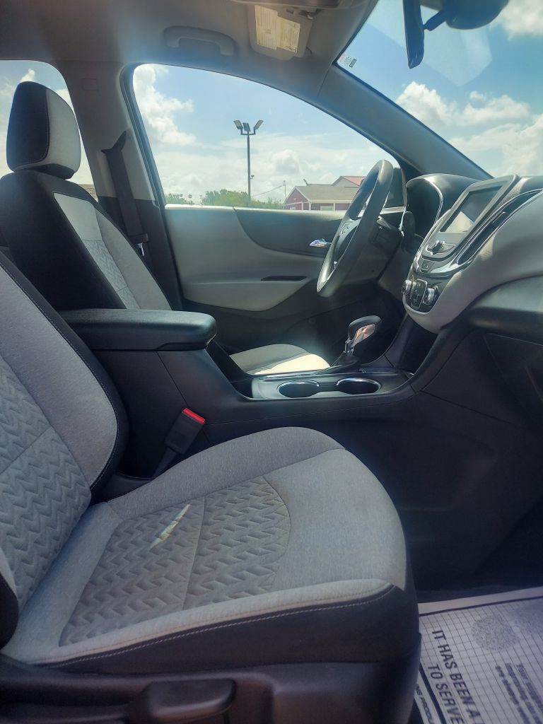 Photo 11 of this CHEVROLET EQUINOX