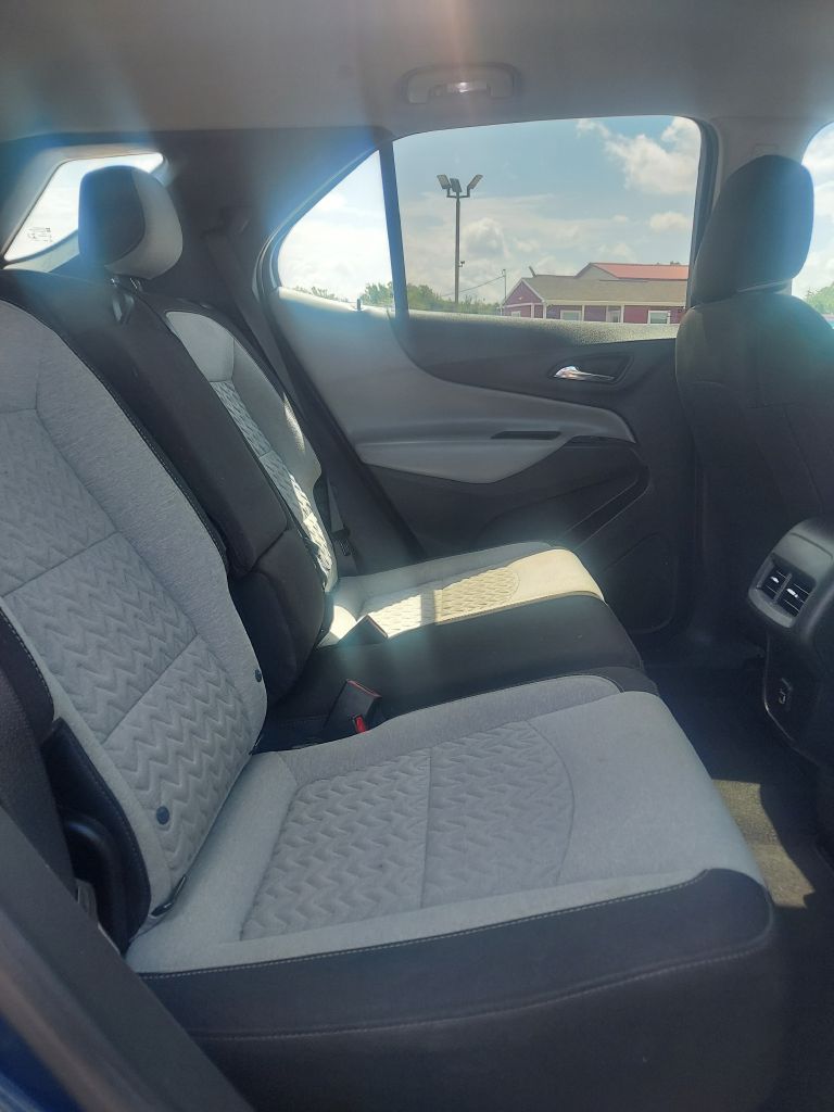 Photo 12 of this CHEVROLET EQUINOX