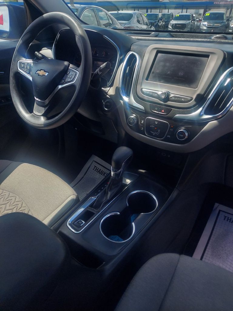 Photo 13 of this CHEVROLET EQUINOX