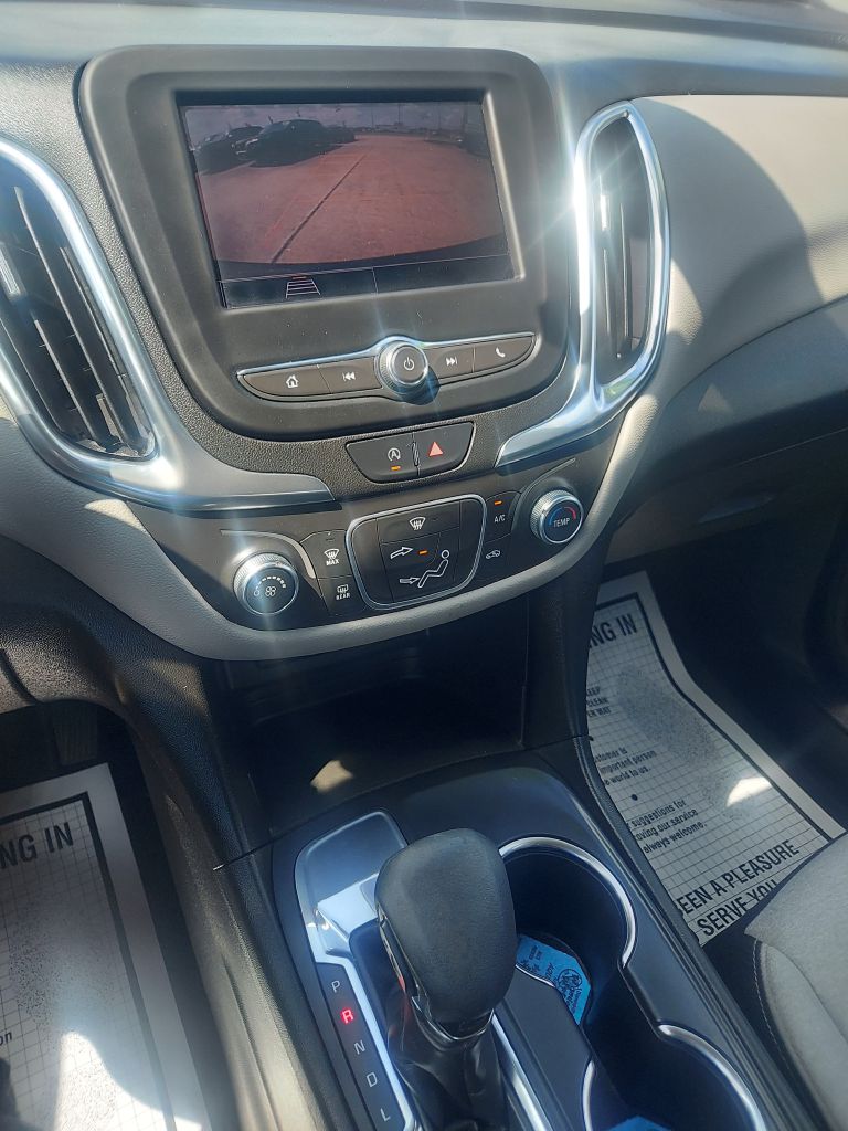 Photo 14 of this CHEVROLET EQUINOX