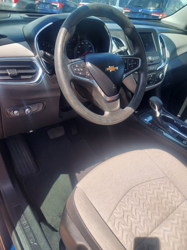 Photo 16 of this CHEVROLET EQUINOX