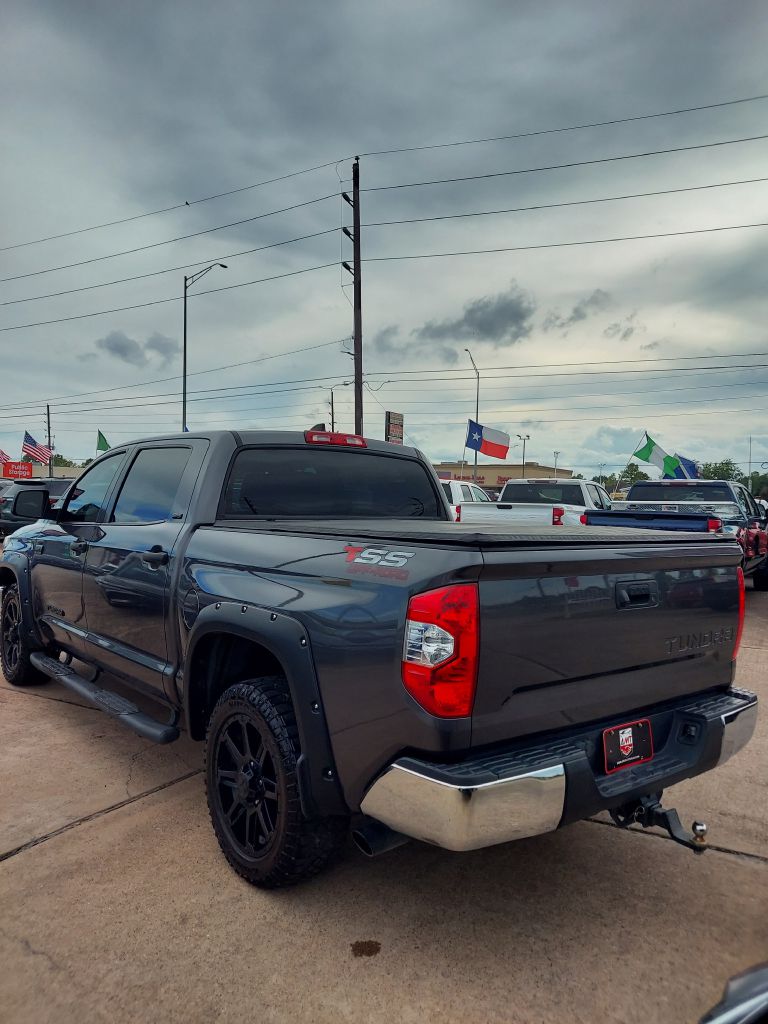 Photo 7 of this TOYOTA TUNDRA