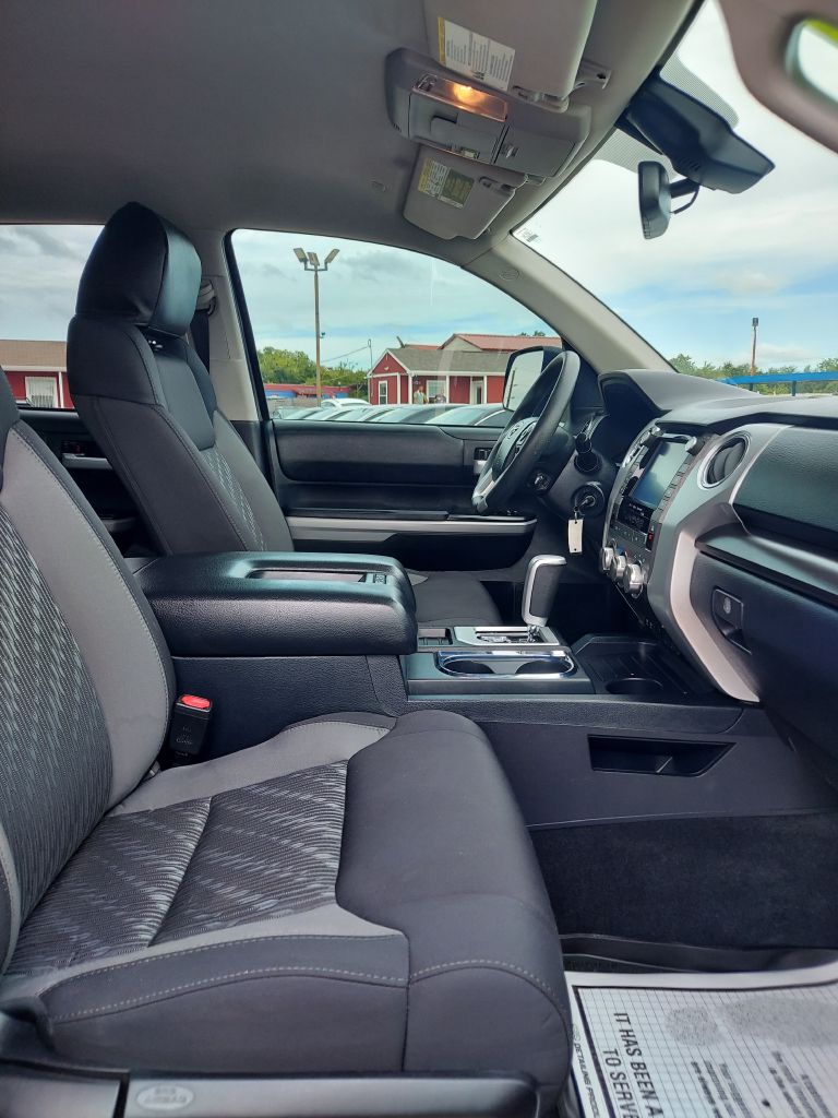 Photo 11 of this TOYOTA TUNDRA