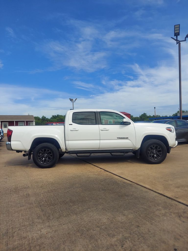 Photo 4 of this TOYOTA TACOMA